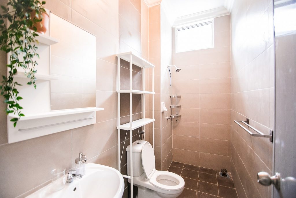 15- Studio Toilet-min