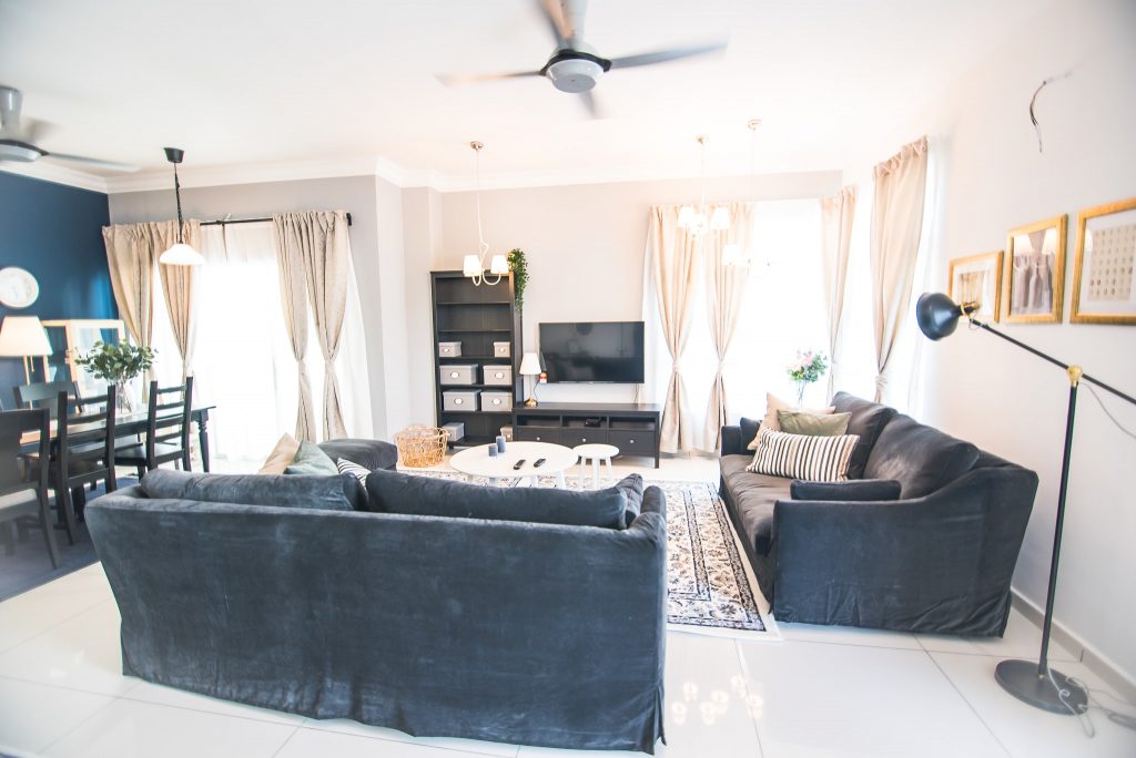 2- Living Area-min